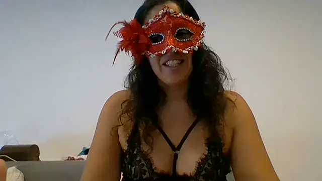 Snapshot of couple-tuga chatting on June 2026 12:52:02 PM couple-tuga online show from June 2026 12:52:02 PM