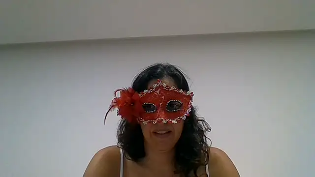 Snapshot of couple-tuga chatting on June 2026 10:43:01 PM couple-tuga online show from June 2026 10:43:01 PM