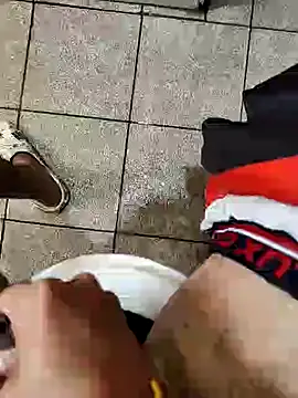 Snapshot of dreamers_dick chatting on January 2025 02:18:02 AM dreamers dick online show from January 2025 02:18:02 AM