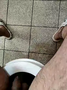 Snapshot of dreamers_dick chatting on January 2025 02:32:02 AM dreamers dick online show from January 2025 02:32:02 AM