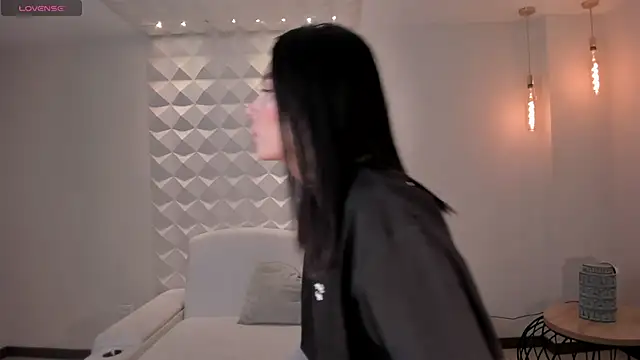 NiaSalvatore online show from February 2026 05:22:02 PM