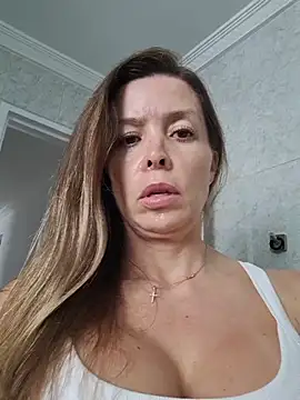 karina warthon online show from October 2025 05:57:02 PM