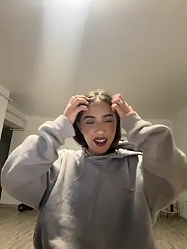 miaceleste online show from September 2025 08:43:01 PM