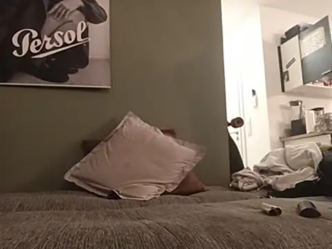 Snapshot of Hessebub chatting on February 2026 04:44:01 PM Hessebub online show from February 2026 04:44:01 PM