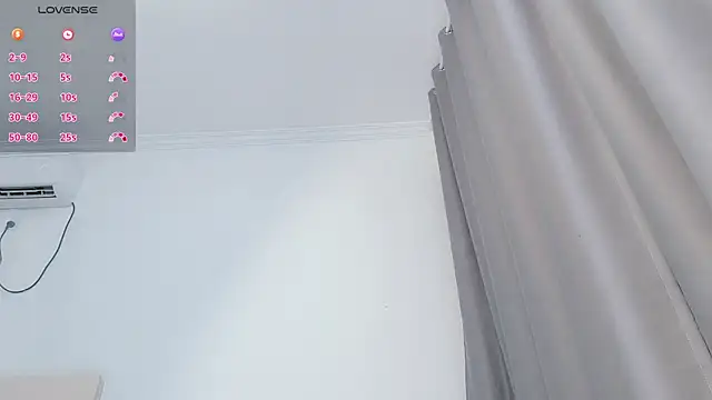 Lucky-xiuxiu online show from November 2025 12:00:02 PM