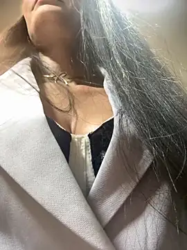 BELLA--26 online show from October 2025 02:06:02 PM