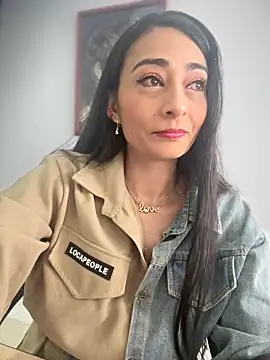 BELLA--26 online show from November 2025 02:08:02 PM