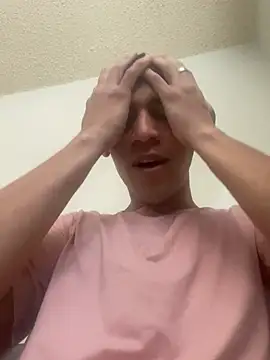 Snapshot of leisurelycriminal chatting on January 2025 08:37:01 PM leisurelycriminal online show from January 2025 08:37:01 PM