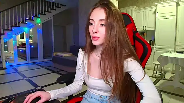 Evelyn Mooree online show from January 2025 03:17:02 AM
