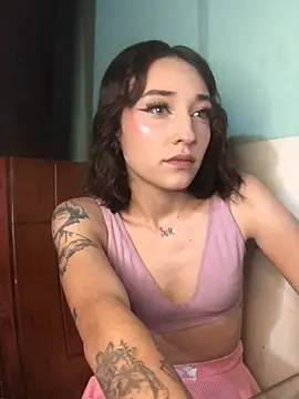 Snapshot of NickiYoung chatting on January 2025 05:48:02 AM NickiYoung online show from January 2025 05:48:02 AM