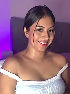 Snapshot of Julii- chatting on February 2025 05:11:02 PM Julii- online show from February 2025 05:11:02 PM