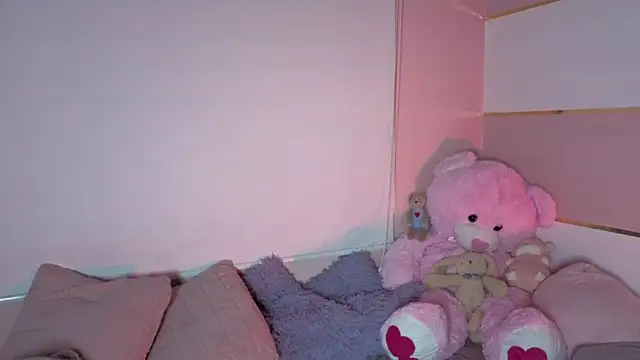 Charlotte  Miller online show from September 2025 01:00:01 AM