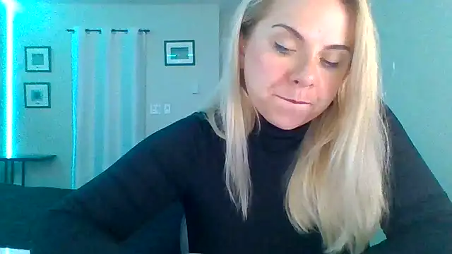 HappyIva online show from October 2025 04:29:01 PM