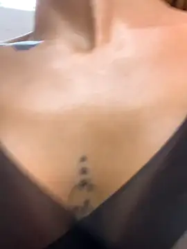 Snapshot of Samantha_bigboobs chatting on September 2025 03:23:01 PM Samantha bigboobs online show from September 2025 03:23:01 PM