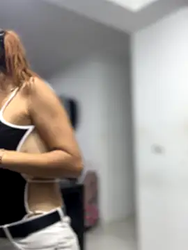 Snapshot of Samantha_bigboobs chatting on October 2025 10:50:02 PM Samantha bigboobs online show from October 2025 10:50:02 PM