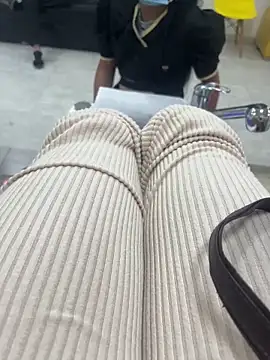 Snapshot of Samantha_bigboobs chatting on October 2025 03:13:02 PM Samantha bigboobs online show from October 2025 03:13:02 PM