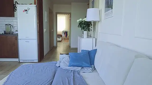 KristineEsme online show from October 2025 04:51:02 AM