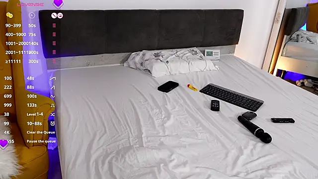 uhlala   online show from February 2026 06:22:01 AM