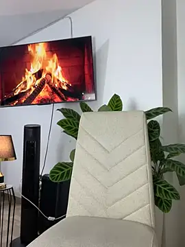 Snapshot of Thom_Ohtani chatting on January 2025 03:11:02 AM Thom Ohtani online show from January 2025 03:11:02 AM