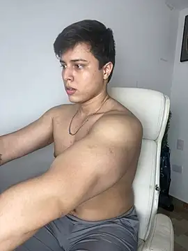 Snapshot of Thom_Ohtani chatting on January 2025 10:15:02 PM Thom Ohtani online show from January 2025 10:15:02 PM