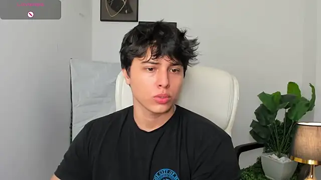 Snapshot of Thom_Ohtani chatting on March 2025 02:30:02 AM Thom Ohtani online show from March 2025 02:30:02 AM