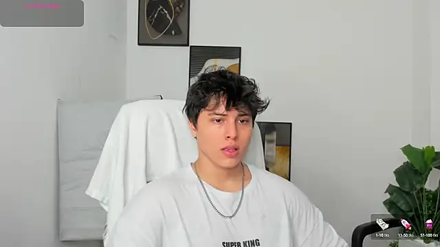 Snapshot of Thom_Ohtani chatting on March 2025 02:45:01 PM Thom Ohtani online show from March 2025 02:45:01 PM