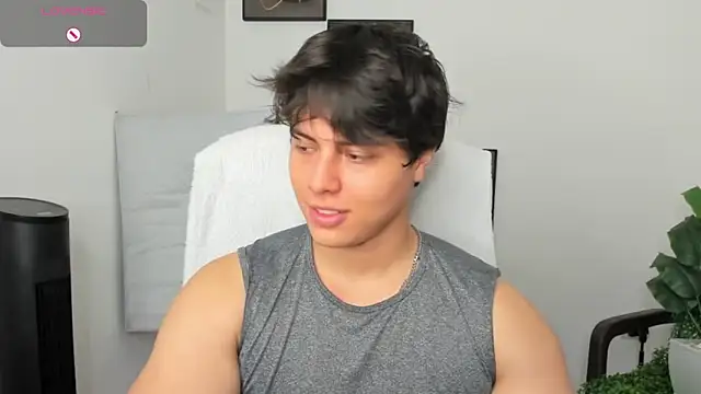 Snapshot of Thom_Ohtani chatting on March 2025 04:49:01 PM Thom Ohtani online show from March 2025 04:49:01 PM