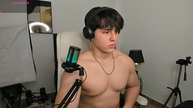 Snapshot of Thom_Ohtani chatting on March 2025 12:22:01 AM Thom Ohtani online show from March 2025 12:22:01 AM