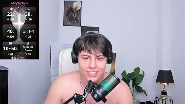 Snapshot of Thom_Ohtani chatting on March 2025 05:33:01 AM Thom Ohtani online show from March 2025 05:33:01 AM