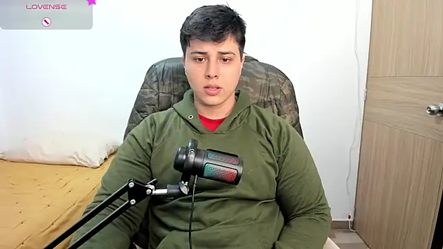 Snapshot of Thom_Ohtani chatting on September 2025 01:21:02 AM Thom Ohtani online show from September 2025 01:21:02 AM