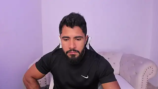 Santiago huntt online show from February 2026 08:35:01 PM