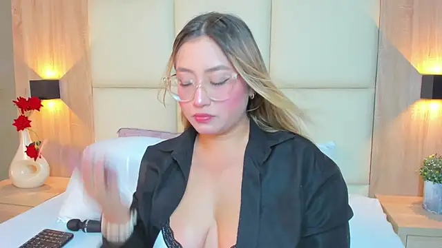 Snapshot of antonella_cutie_ chatting on July 2026 12:56:01 PM antonella cutie online show from July 2026 12:56:01 PM