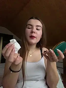 mewKate online show from March 2025 03:37:02 PM