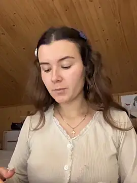 mewKate online show from November 2025 02:43:02 PM