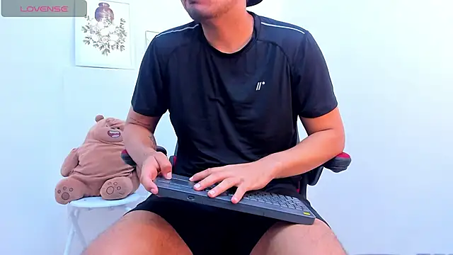 EnriquevillaF online show from January 2025 12:37:01 PM