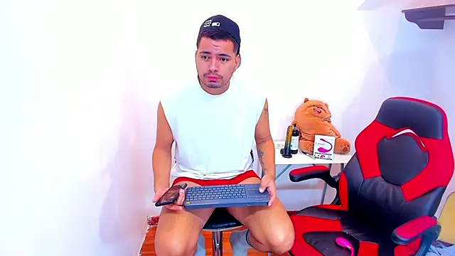 EnriquevillaF online show from February 2025 02:48:02 PM