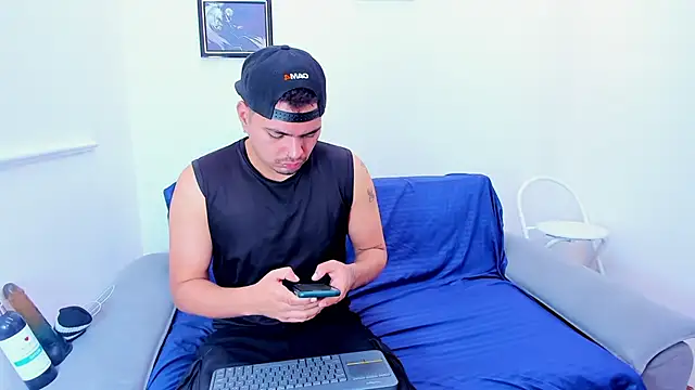 EnriquevillaF online show from February 2025 12:12:01 PM