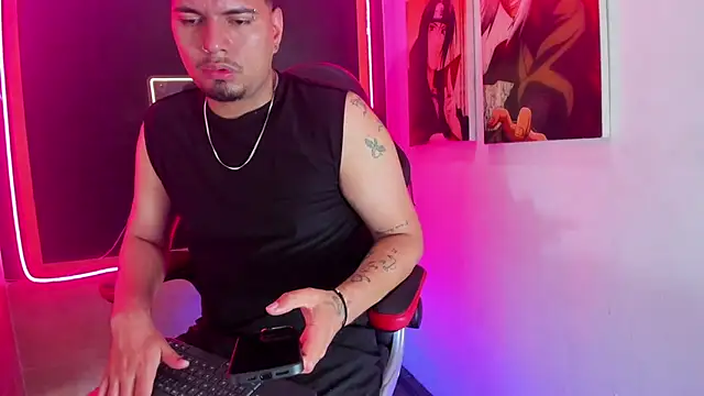 EnriquevillaF online show from September 2025 12:42:01 PM