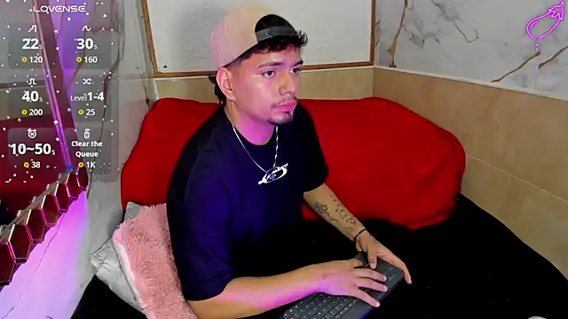 EnriquevillaF online show from October 2025 12:23:02 PM