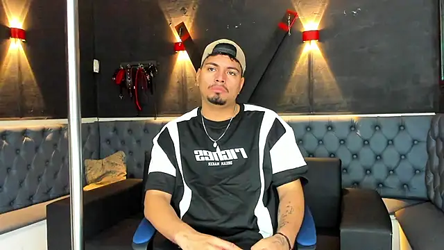 EnriquevillaF online show from October 2025 11:43:01 AM