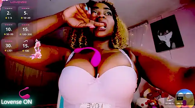 Snapshot of Aliana_Ross chatting on March 2025 03:02:02 PM Aliana Ross online show from March 2025 03:02:02 PM