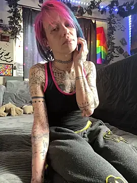 Snapshot of trashbrat chatting on May 2026 08:05:02 PM trashbrat online show from May 2026 08:05:02 PM