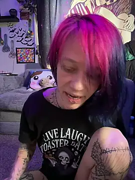 Snapshot of trashbrat chatting on May 2026 11:10:01 PM trashbrat online show from May 2026 11:10:01 PM