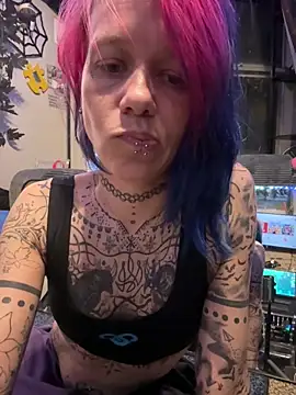 Snapshot of trashbrat chatting on June 2026 04:00:01 AM trashbrat online show from June 2026 04:00:01 AM