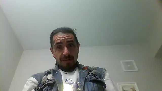 justthetip4209 online show from May 2026 06:05:02 PM