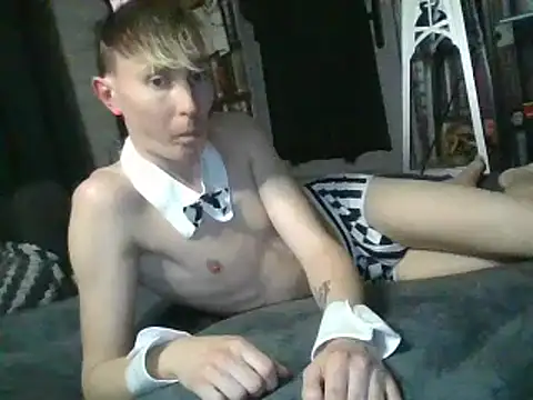 Slytherin-Boy009 online show from January 2025 05:33:01 PM