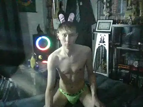 Slytherin-Boy009 online show from January 2025 08:36:02 PM