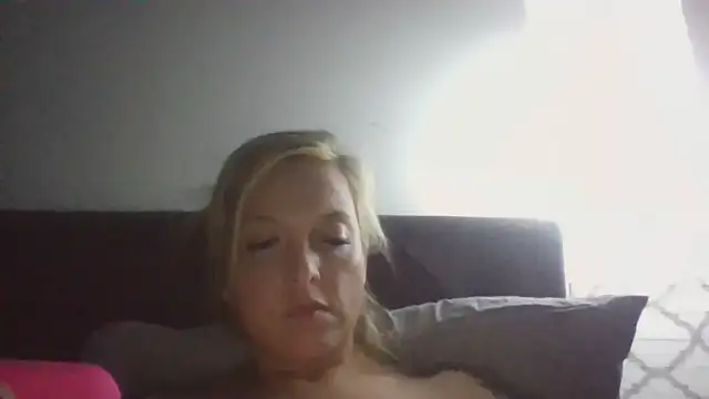 Snapshot of JennaLynn785 chatting on January 2025 02:51:02 AM JennaLynn785 online show from January 2025 02:51:02 AM