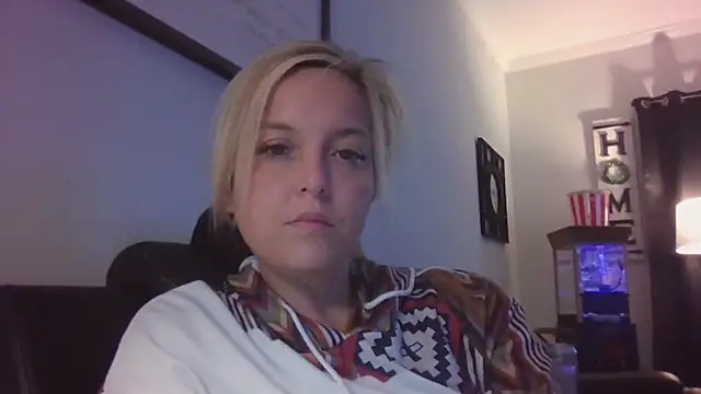 Snapshot of JennaLynn785 chatting on February 2025 02:24:01 PM JennaLynn785 online show from February 2025 02:24:01 PM