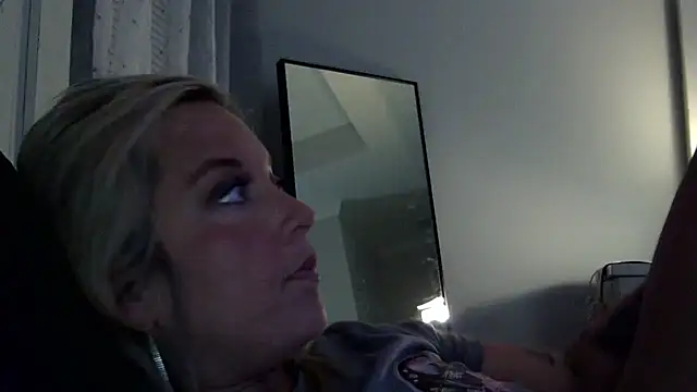Snapshot of JennaLynn785 chatting on February 2025 07:12:02 AM JennaLynn785 online show from February 2025 07:12:02 AM